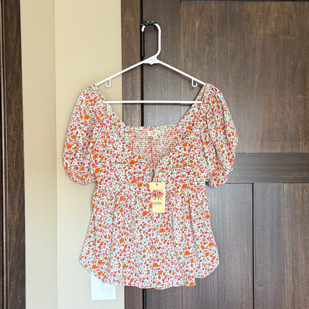 Entro Women’s Floral Puff Sleeve Boho Empire Waist Blouse Size Medium NWT